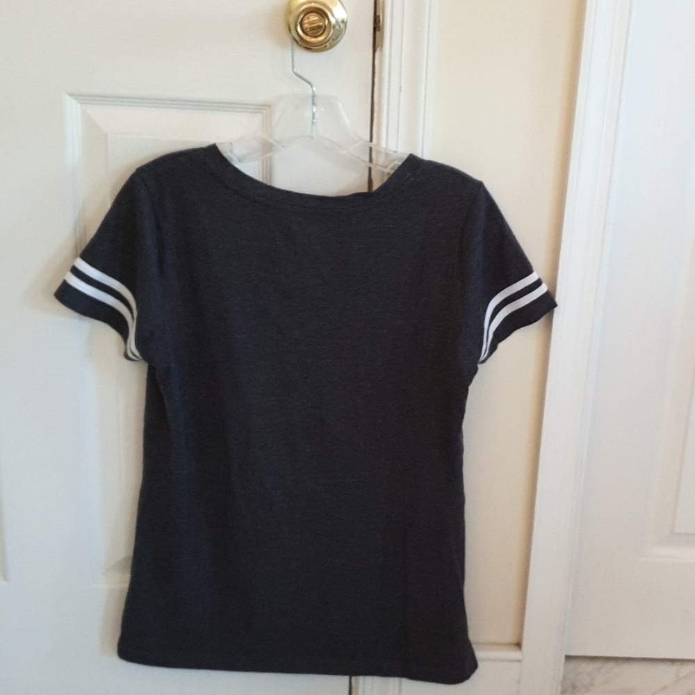 T-Shirt - Picture 2 of 2
